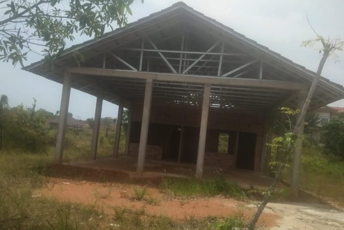 Penampakan bangunan kantin yang dibangun menggunakan anggaran APBD Disdik Kepri Tahun 2024 (foto: Adi Pojok Batam) Penampakan bangunan kantin yang dibangun menggunakan anggaran APBD Disdik Kepri Tahun 2024 (foto: Adi Pojok Batam)