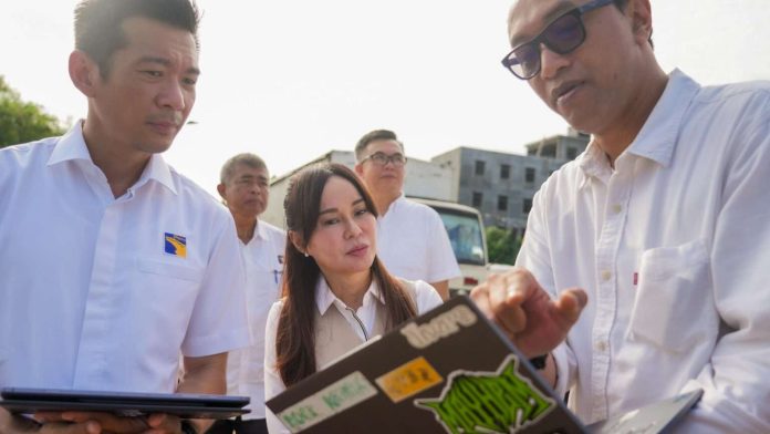 Wakil Kepala BP Batam, Li Claudia Chandra meninjau langsung ke titik banjir di depan Perumahan Aiko Residence Batam Center, pada Selasa (6/5/2025) pagi.