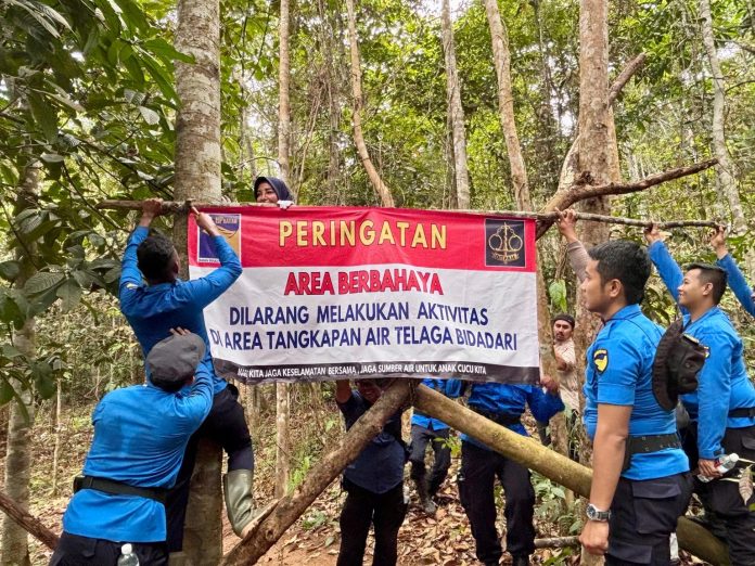 Direktorat Pengamanan Aset dan Kawasan BP Batam menutup akses masuk ke Telaga Bidadari dari arah Tembesi Buton.