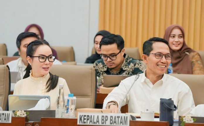 Kepala BP Batam, Amsakar Achmad, dalam Rapat Dengar Pendapat (RDP) dengan agenda, Pembahasan Pengembangan Kawasan Batam, di Gedung Nusantara I, Jakarta. (Foto: dok Humas BP Batam)Kepala BP Batam, Amsakar Achmad, dalam Rapat Dengar Pendapat (RDP) dengan agenda, Pembahasan Pengembangan Kawasan Batam, di Gedung Nusantara I, Jakarta. (Foto: dok Humas BP Batam)