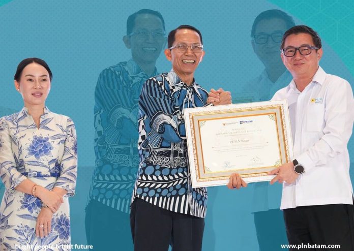 PLN Batam menerima apresiasi dalam kegiatan Batam Investment Collaboration Appreciation 2026 yang diselenggarakan oleh BP Batam.