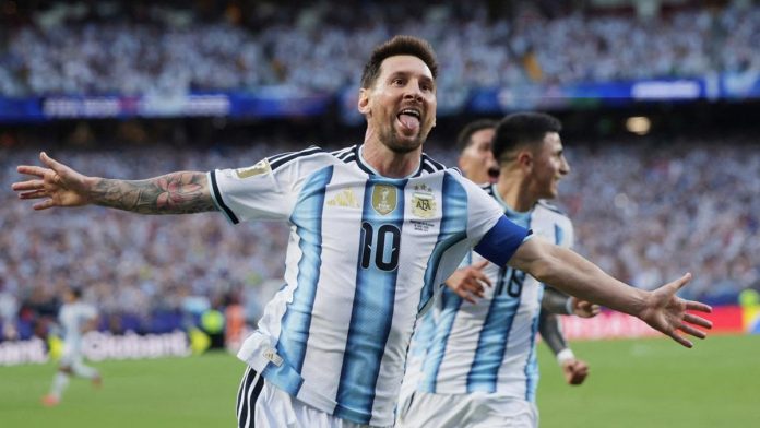 Lionel Messi hattrick antar Argentina gilas Aljazair 3-0.