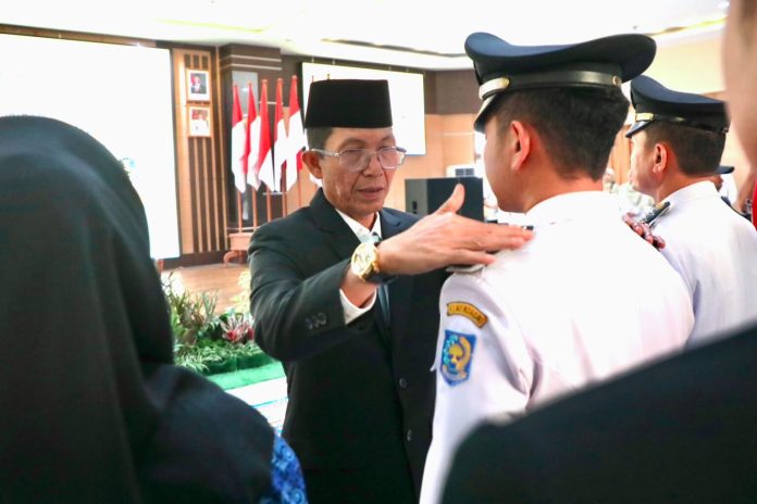 Wali Kota Batam, Amsakar Achmad, melantik sejumlah pejabat di lingkungan Pemko Batam di Kantor Wali Kota Batam, Rabu (5/8/2026). HUMAS DISKOMINFO BATAM
