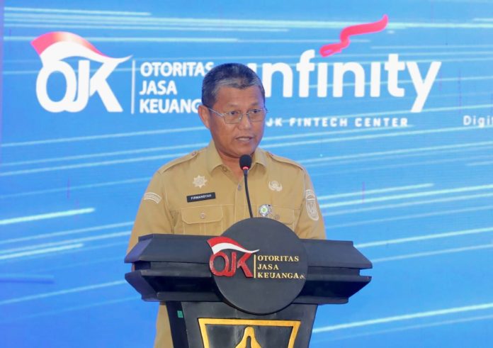 Sekda Batam, Firmansyah, menyampaikan sambutan saat menghadiri DFL di Politeknik Negeri Batam, Senin (31/8/2026). HUMAS DISKOMINFO BATAM