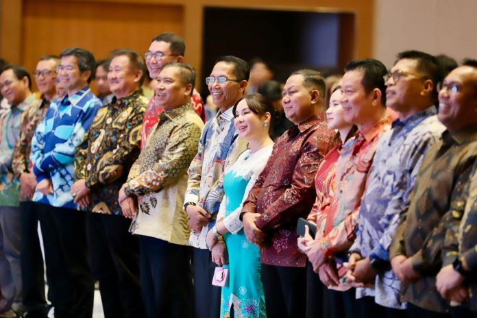 ali Kota Batam, Amsakar Achmad, bersama Wakil Wali Kota Batam, Li Claudia Chandra, menghadiri Singapore National Day Reception di Grand Ballroom Hotel Radisson, Sukajadi, Kecamatan Batam Kota, Kamis (3/9/2026) malam. HUMAS DISKOMINFO BATAM